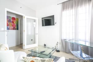 530 Ocean Dr, Miami Beach, FL 33139, Sold 06/10/19