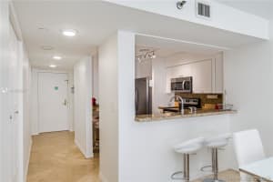 5757 Collins Ave # 305, Miami Beach, FL 33140, Sold 08/01/19