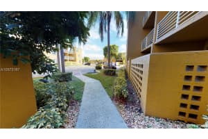 9735 Fontainebleau Blvd G308, Miami, FL 33172, Sold 02/13/19