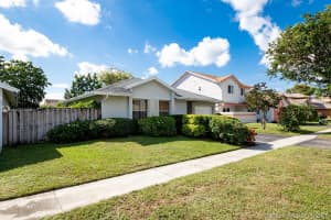 9940 SW 11th St, Pembroke Pines, FL 33025, Sold 01/31/19