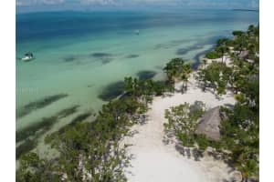 63 W Plaza Del Sol, Islamorada, FL 33036, Sold 05/10/19