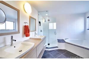 9930 NW 30th St, Doral, FL 33172, Sold 05/21/19