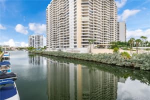 2500 Parkview Dr, Hallandale Beach, FL 33009, Sold 04/05/19