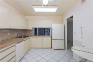 2500 Parkview Dr, Hallandale Beach, FL 33009, Sold 04/05/19