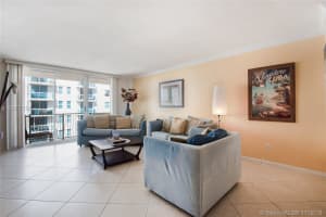 9195 Collins Ave, Surfside, FL 33154, Sold 04/03/19