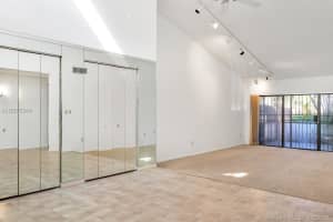 553 NE 199th Ln #5x, Miami, FL 33179, Sold 05/09/19