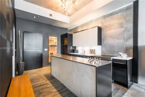 2001 Meridian Ave, Miami Beach, FL 33139, Sold 04/15/19