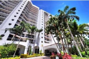 3610 Yacht Club Dr, Miami, FL 33180, Sold 06/28/19