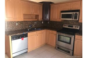 7673 NW 180th Terrace, Hialeah, FL 33015, Sold 01/25/19