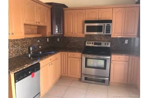 7673 NW 180th Terrace, Hialeah, FL 33015, Sold 01/25/19