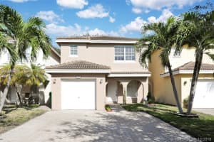 9297 NW 55th St, Sunrise, FL 33351, Sold 05/16/19