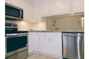 3047 N Oakland Forest Dr, Oakland Park, FL 33309, Sold 02/26/19