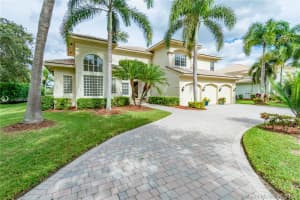 10183 S Lake Vista Cir, Davie, FL 33328, Sold 07/26/19