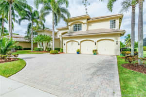 10183 S Lake Vista Cir, Davie, FL 33328, Sold 07/26/19