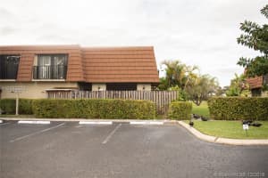 9441 NW 48th St, Sunrise, FL 33351, Sold 01/25/19