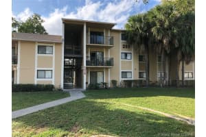 200 Palm Cir W, Pembroke Pines, FL 33025, Sold 02/08/19