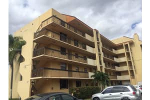 8881 Fontainebleau Blvd, Miami, FL 33172, Sold 04/30/19