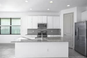 2910 SE 3rd St, Homestead, FL 33033, Sold 02/27/19