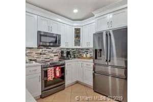 19055 NW 84th Pl., Hialeah, FL 33015, Sold 02/19/19