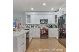 19055 NW 84th Pl., Hialeah, FL 33015, Sold 02/19/19