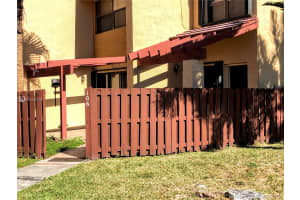 291 W Park Dr, Miami, FL 33172, Sold 02/22/19