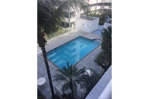 8261 NW 8th St, Miami, FL 33126, Sold 03/12/19