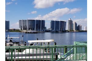 18000 N Bay Rd, Sunny Isles Beach, FL 33160, Sold 01/18/19