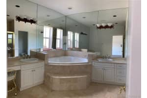 18390 NE 30th Ave, Aventura, FL 33160, Sold 04/25/19