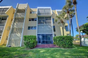952 NE 199th St, Miami, FL 33179, Sold 03/07/19