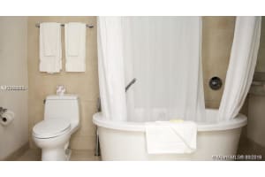 1060 Ocean Dr D204, Miami Beach, FL 33139, Sold 04/23/19