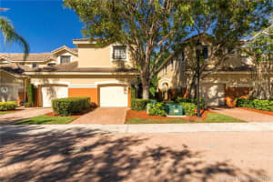 3829 Tree Top Dr, Weston, FL 33332, Sold 04/15/19