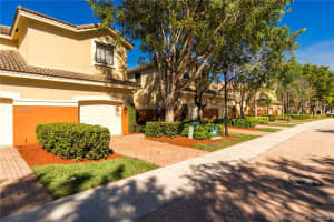 3829 Tree Top Dr, Weston, FL 33332, Sold 04/15/19