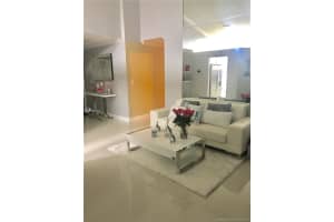 7841 NW 187th Terrace, Hialeah, FL 33015, Sold 04/23/19
