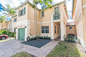 8378 NW 142nd St, Miami Lakes, FL 33016, Sold 07/19/19