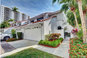 3602 Yacht Club Dr, Miami, FL 33180, Sold 01/08/21