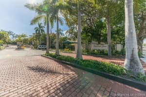 6884 N Kendall Dr APT C202, Pinecrest, FL 33156, Sold 04/08/19