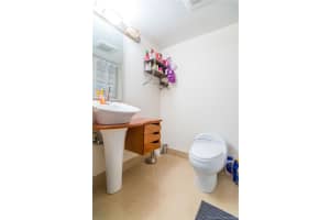 2924 Collins Ave, Miami Beach, FL 33140, Sold 09/18/19