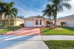 11878 SW 7th St, Pembroke Pines, FL 33025, Sold 04/12/19