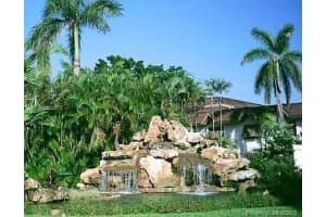 9352 SW 77th Ave APT H5, Miami, FL 33156, Sold 03/19/19