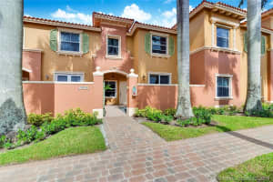 10644 SW 6th St, Pembroke Pines, FL 33025, Sold 04/23/19