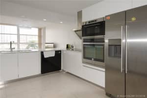 400 Leslie Dr, Hallandale Beach, FL 33009, Sold 04/05/19