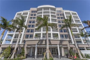327 E Royal Palm Rd, Boca Raton, FL 33432, Sold 02/11/20
