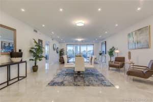 327 E Royal Palm Rd, Boca Raton, FL 33432, Sold 05/13/19