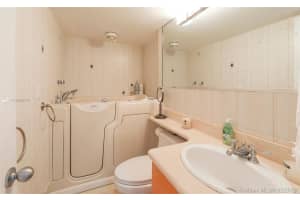 6423 Collins Ave, Miami Beach, FL 33141, Sold 11/01/19