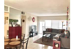 8889 Fontainebleau Blvd, Miami, FL 33172, Sold 03/11/19