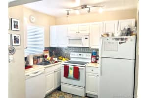 8889 Fontainebleau Blvd, Miami, FL 33172, Sold 03/11/19