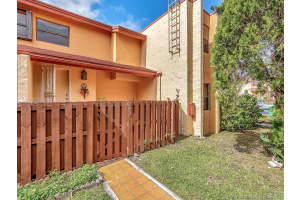 301 W Park Dr, Miami, FL 33172, Sold 05/17/19