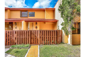 301 W Park Dr, Miami, FL 33172, Sold 05/17/19