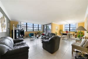 9180 W Bay Harbor Dr #2a, Bay Harbor Islands, FL 33154, Sold 06/11/19