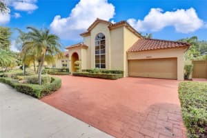 15523 NW 82nd Pl, Hialeah, FL 33016, Sold 05/06/19